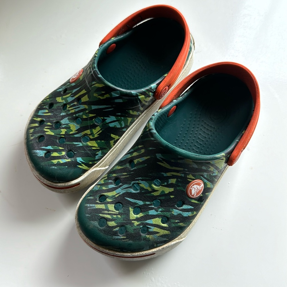 Crocs size 10/11